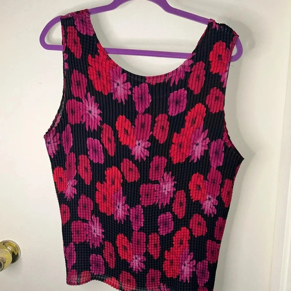 ๐Size 1X Flowered design Shirt ๐ - Picture 5 of 6